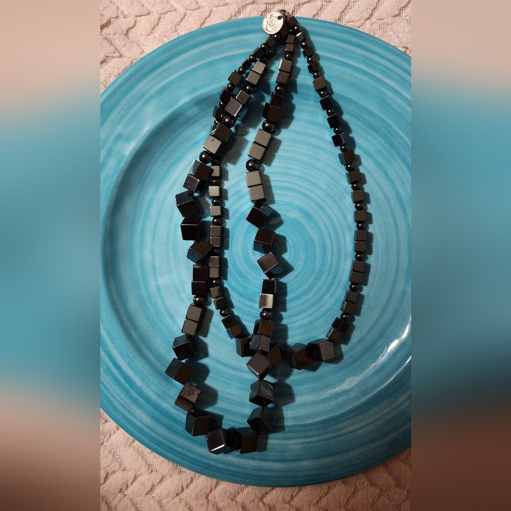 GRAPHITE GRAY NECKLACE - Picture 2 of 6
